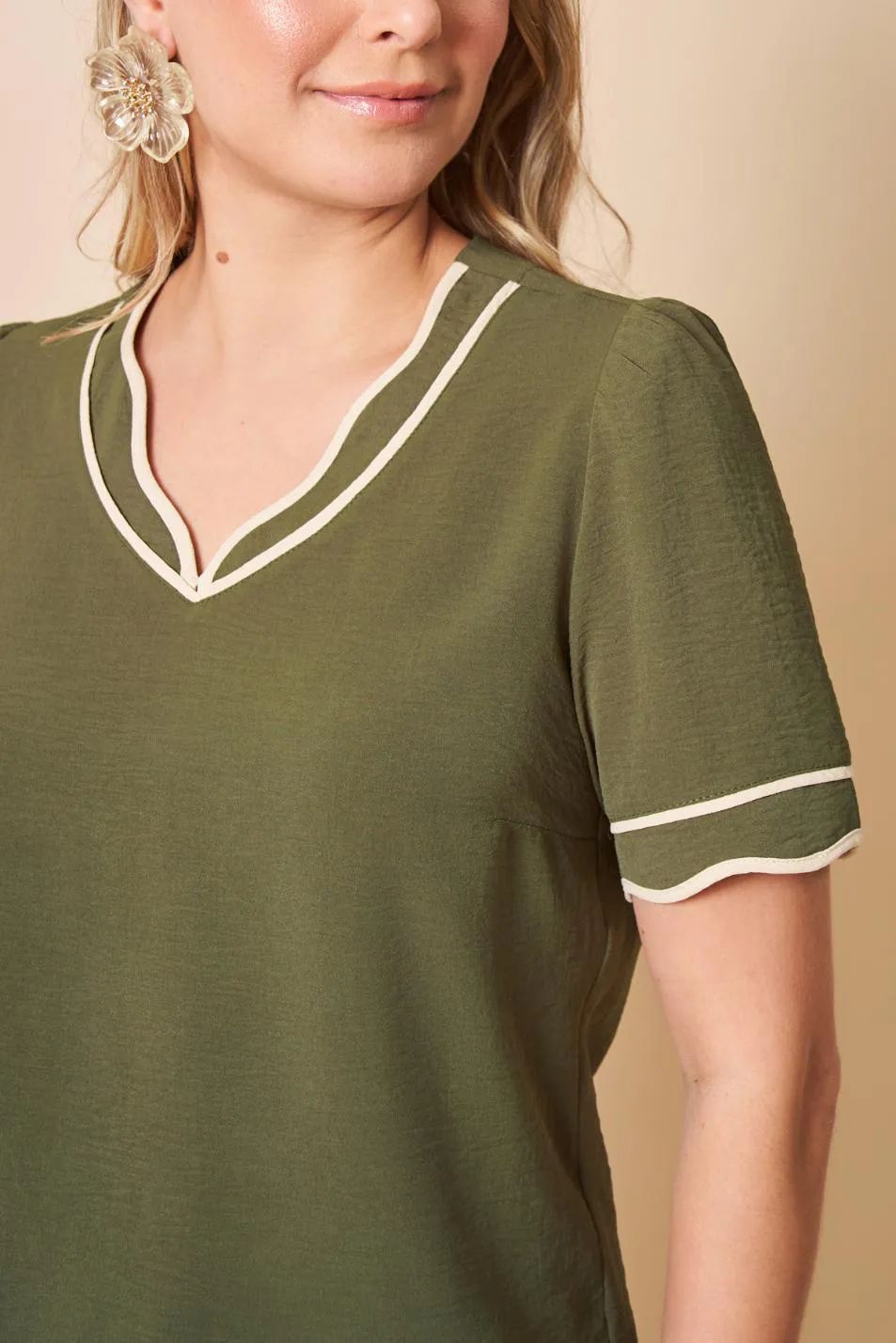 BLUSA DETALHE DE VIÉS DUPLO EM CONTRASTE