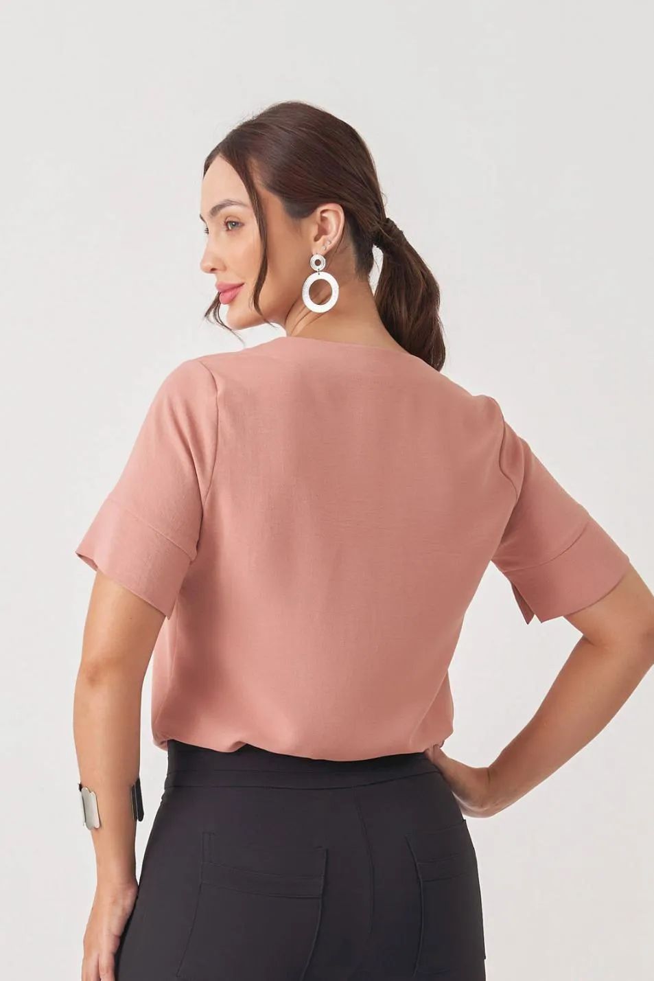 BLUSA V ROLOTÊS PASSANTE