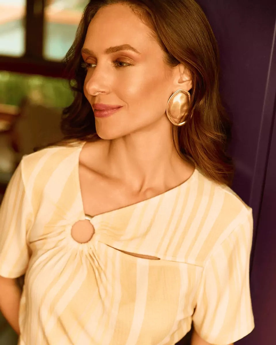BLUSA MALHA COM DETALHE