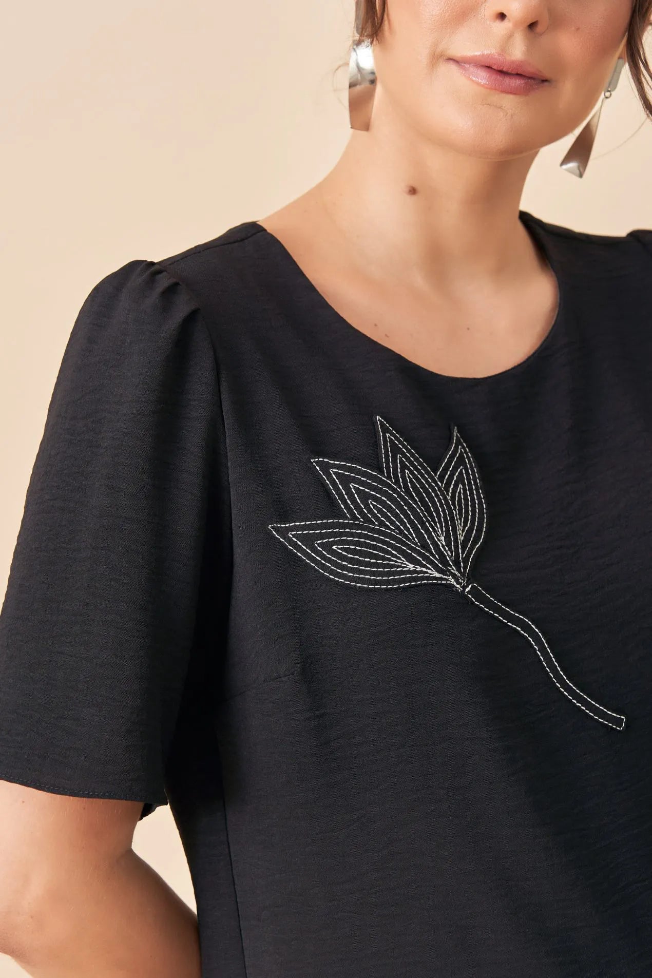 BLUSA TULIPA PESPONTADAS