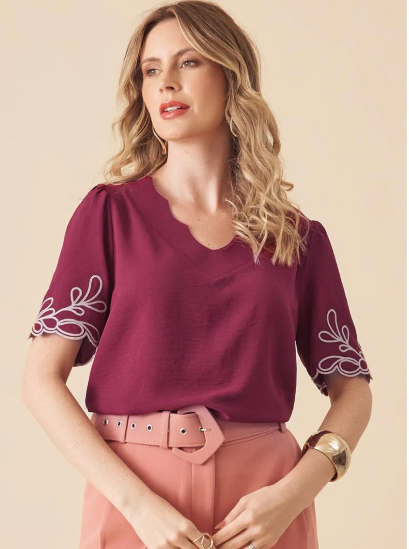 BLUSA V ONDAS MANGA BORDADA