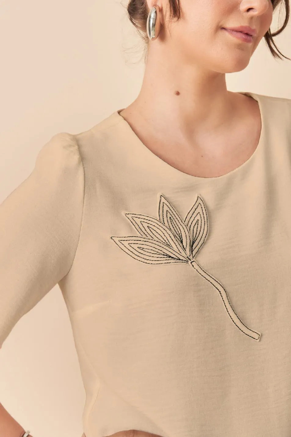 BLUSA TULIPA PESPONTADAS