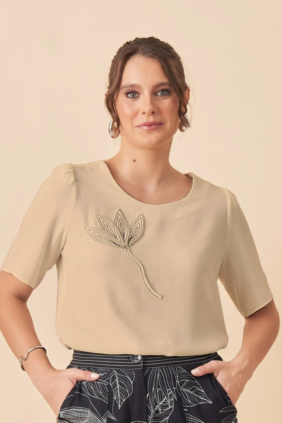 BLUSA TULIPA PESPONTADAS
