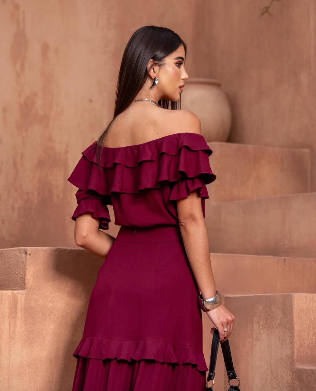 CONJUNTO SAIA E BLUSA DET BABADOS
