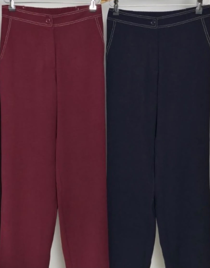 CALÇA COM DETALHE EM PESPONTO