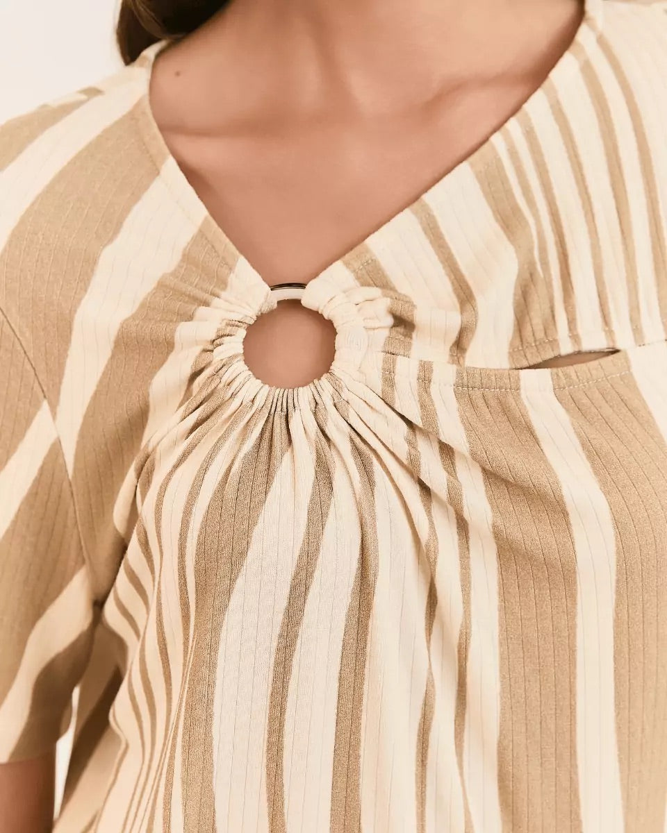 BLUSA MALHA COM DETALHE