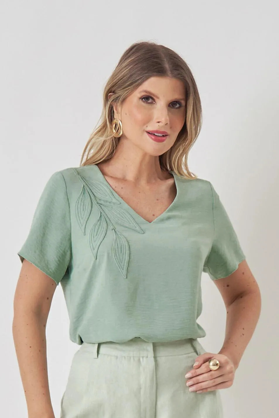 BLUSA FOLHA PESPONTADAS