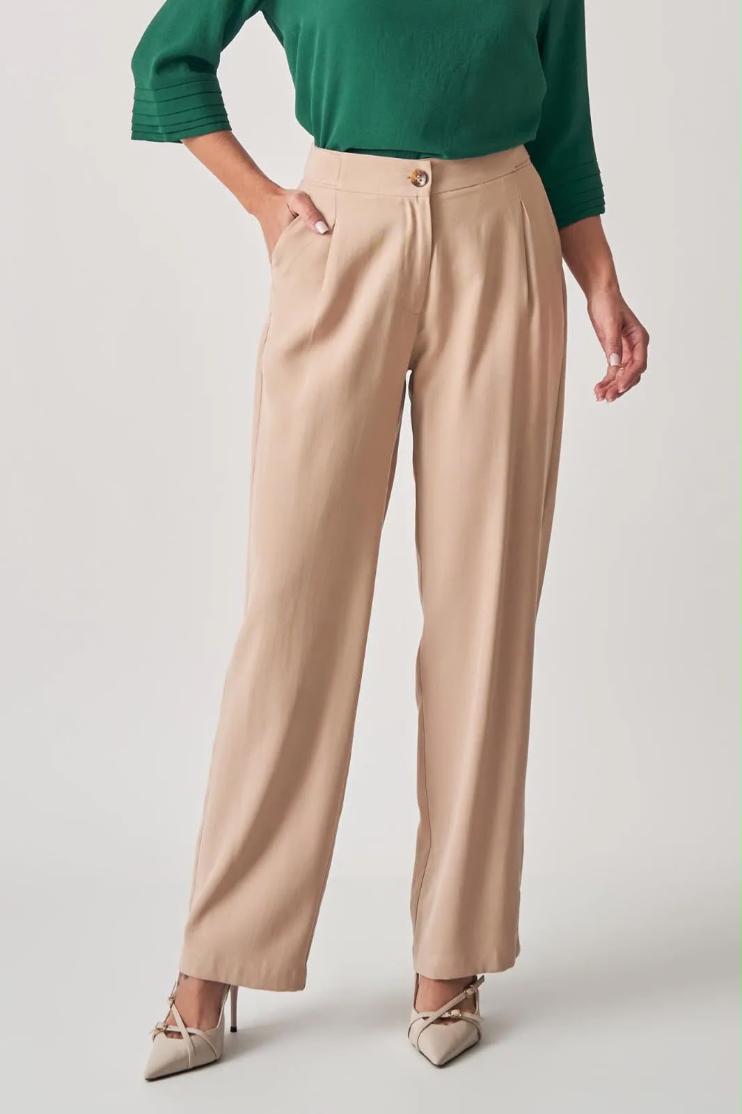 CALÇA CÓS BOTÕES LATERAIS