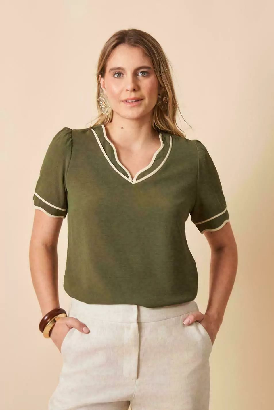 BLUSA DETALHE DE VIÉS DUPLO EM CONTRASTE